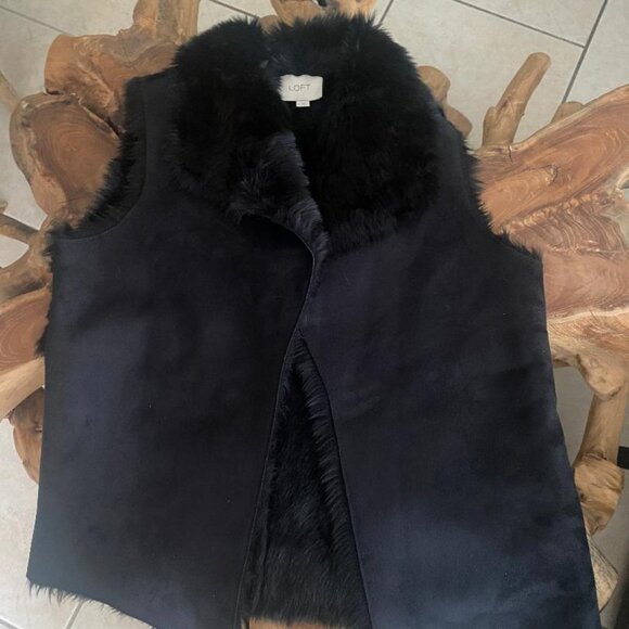 Ann Taylor LOFT Faux Fur Vest - Picture 1 of 8